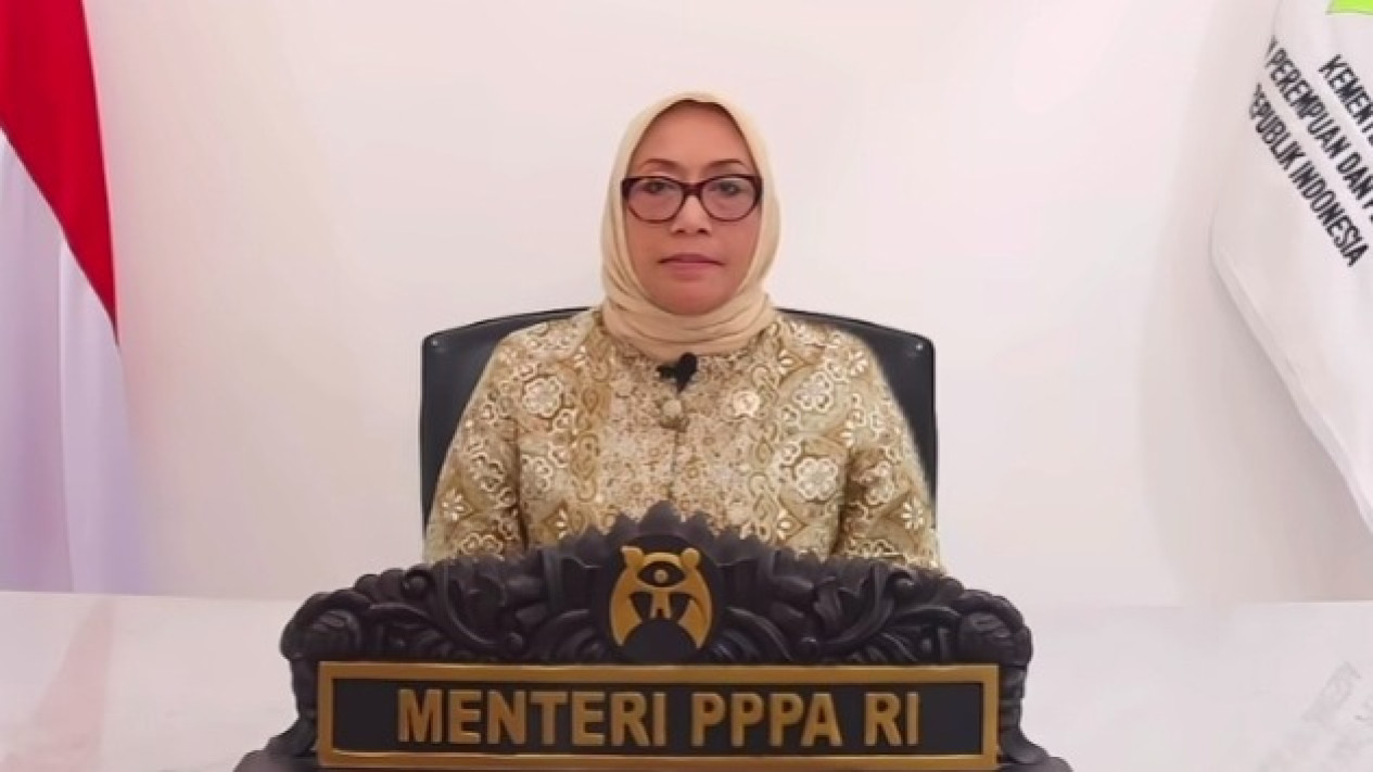 Menteri PPPA Arifah Minta Maaf Soal Ucapan Usul Gerbong Wanita Dipindah Ke Tengah Pasca-Tragedi Kereta Bekasi
            - galeri foto