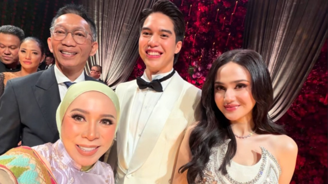 Reaksi Jujur Melly Goeslaw Seusai Hadiri Pernikahan El Rumi dan Syifa Hadju: Selera Maia dan Dhani Bagus
            - galeri foto
