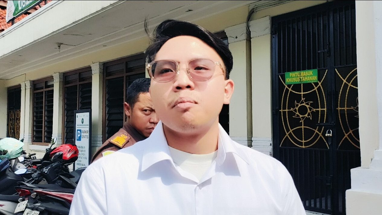 YouTuber Resbob Divonis 2 Tahun 6 Bulan Penjara Kasus Ujaran Kebencian Suku Sunda dan Viking
            - galeri foto