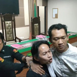 Terdakwa Pembunuhan Satu Keluarga di Indramayu Teriak Hisiteris, "Saya Bukan Pembunuh" Usai Sidang