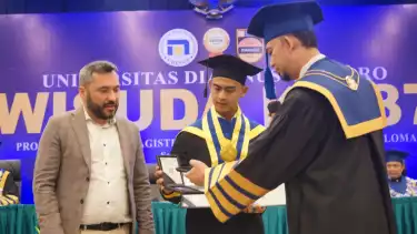 Pratama Arhan Raih Gelar Sajana dari Udinus Semarang, Singgung Perjuangan Almarhum Sang Ayah Saat Wisuda