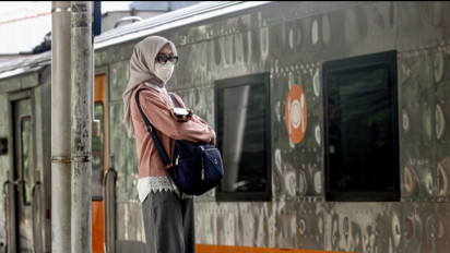Berita Foto: Pelan-pelan Bangkit dari Trauma, Aktivitas Penumpang di Stasiun Bekasi Timur Mulai Normal