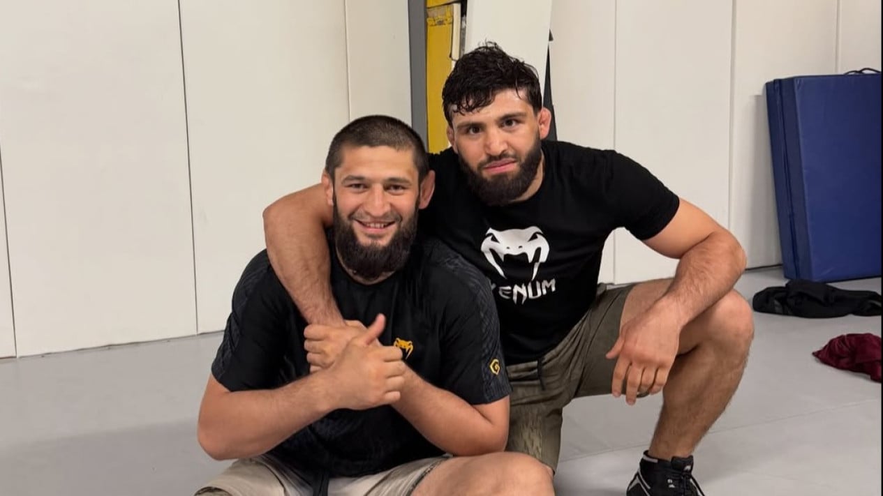 Arman Tsarukyan Ungkap Jujur Alasan UFC Tak Jadi Pasangkannya di Event White House
            - galeri foto