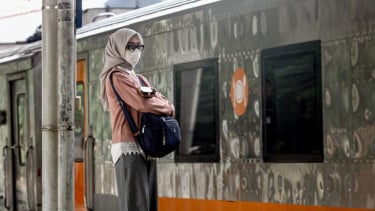 Meski Sudah Normal, Penumpang KRL Masih Tertahan di Sejumlah Stasiun di Cikarang Line