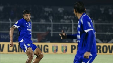 Assalamualaikum Puncak, Persib Bandung Kembali Salip Borneo FC Usai Comeback Cantik dari Bhayangkara FC