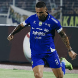Reaksi Bobotoh Soal Performa Layvin Kurzawa di Laga Bhayangkara FC Super League 2025/2026: Ini yang Persib Butuhkan, Crossing Kelas Eropa!