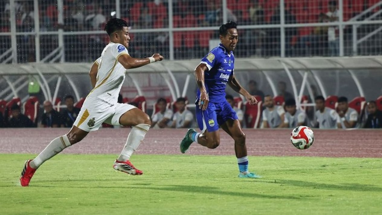 Persib Bandung Langsung Ketiban 'Durian Runtuh' usai Comeback Dramatis Atas Bhayangkara FC, Terima Bonus uang Sebesar Rp1 Miliar
            - galeri foto