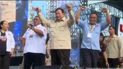 Momen Prabowo Joget Bareng Band Tipe-X Saat May Day 2026 di Monas: Percayalah Padaku Kamu Enggak Sendirian 