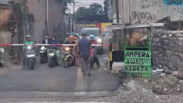 Tegas Dedi Mulyadi Minta Kepala Dishub Jabar Pasang Palang Pintu Digital di Perlintasan Ampera Bekasi: Hari Ini!
