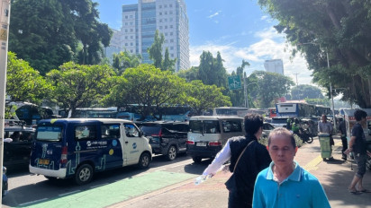 Lalu Lintas di Sekitar Monas Macet Imbas Aksi May Day, Polisi Berlakukan Pengalihan Arus di Jalan Merdeka Selatan