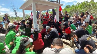 Hari Buruh, Peziarah Padati Makam Marsinah di Sukomoro, Nganjuk