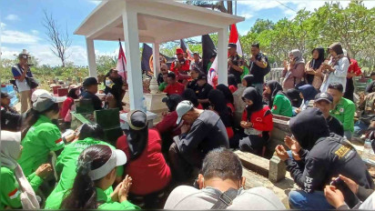 Hari Buruh, Peziarah Padati Makam Marsinah di Sukomoro, Nganjuk