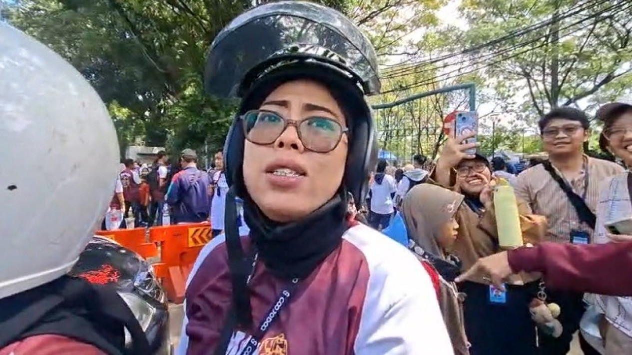 Maya Tuntut Kepastian Status di May Day 2026: Kita Sudah 15 Tahun Statusnya Kontrak Harian Lepas
            - galeri foto