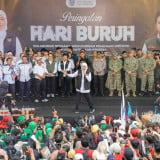 Gubernur Khofifah, Wagub Emil dan Forkopimda bersama Ribuan Buruh Peringati May Day 2026, Ini Kado Kebijakan Pro-Buruh