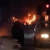 Massa Berpakaian Serba Hitam Bakar Fasilitas Umum hingga Pos Polisi dalam Aksi May Day 2026 di Kota Bandung