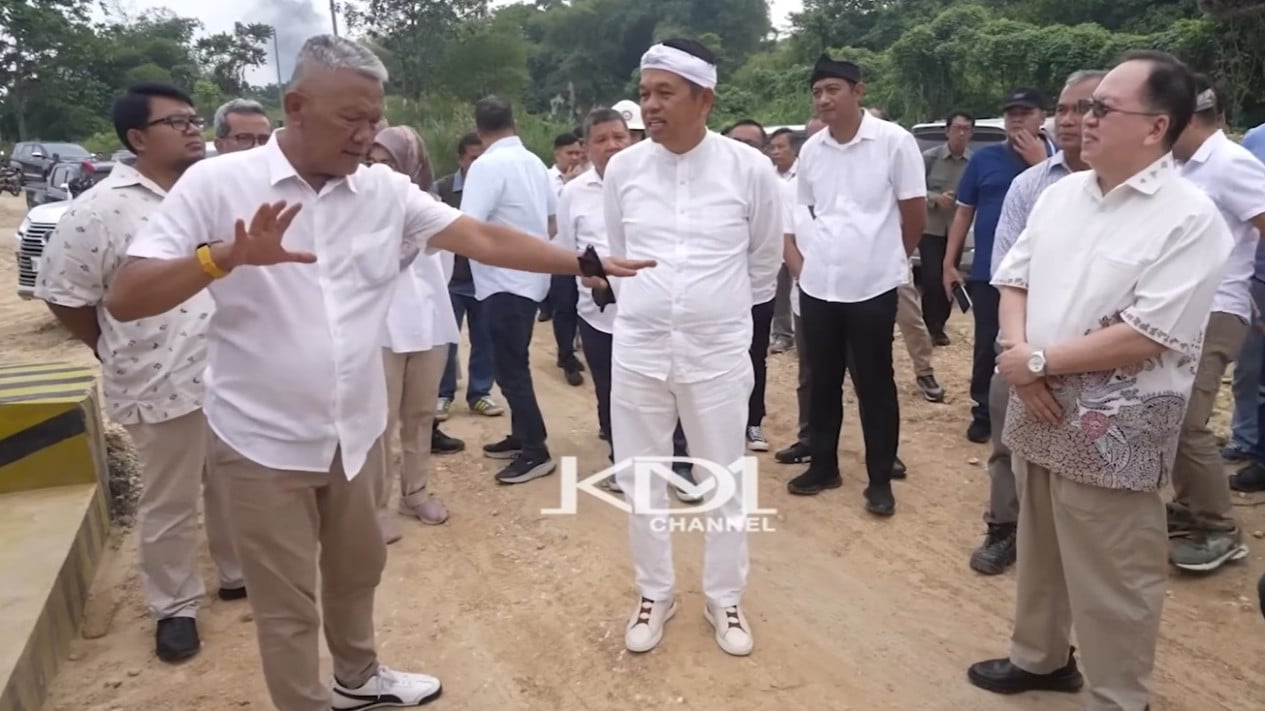 Peringatan Keras KDM ke Perusahaan Tambang Pabrik Semen di Karawang, Ogah Toleransi jika Abai Aspek Lingkungan
            - galeri foto
