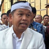 Respons Tegas Gubernur Dedi Mulyadi usai Tahu Ada Sekelompok Warga Berjaga di Perlintasan Kereta