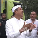Sidak ke Kawasan Pertambangan Karawang, Dedi Mulyadi Terkejut Lihat Truk Angkut Semen yang Kelebihan Muatan