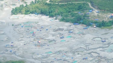 Tambang Ilegal Gunung Botak Dibongkar, Satgas PKH dan TNI Temukan WNA hingga Praktik Prostitusi