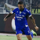 Bojan Hodak Bersyukur Layvin Kurzawa Fit di Masa Genting Persib Bandung 