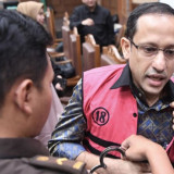 Hadiri Sidang Kasus Chromebook, Nadiem Terlihat Gunakan Alat Infus