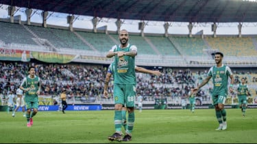 Dulu Dicaci Kini Dipuja, Milos Raickovic Jadi Kunci Kemenangan Telak Persebaya di GBT