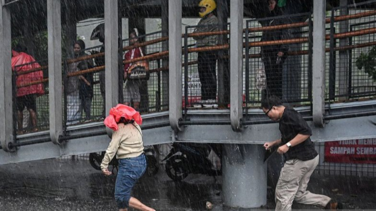 Prediksi BMKG Soal Cuaca Hari Ini: Sebagian Jakarta Diguyur Hujan dari Pagi Hingga Siang
            - galeri foto
