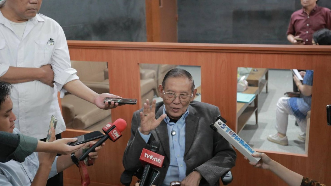 Professor Romli Atmasasmita: Kasus Chromebook Ranah Administrasi, Bukan Korupsi
            - galeri foto