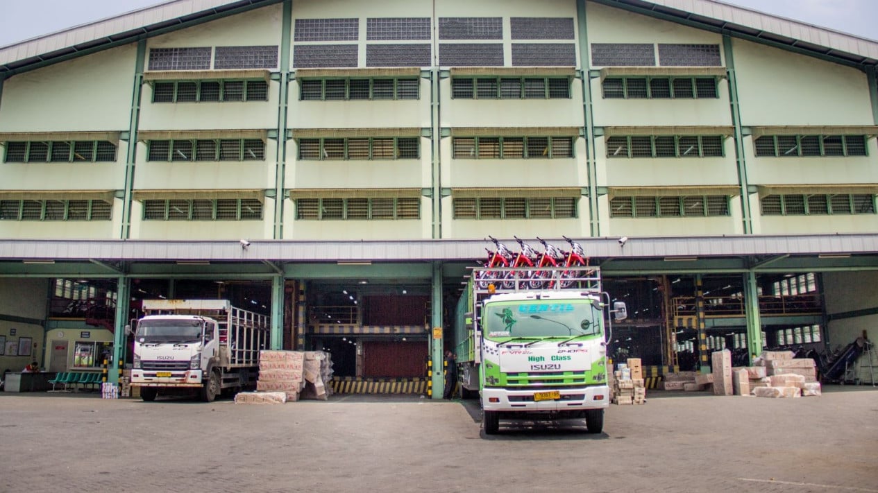 Pasar Otomotif Lesu, MPMX Catat Kenaikan Laba Meski Pendapatan Turun di Awal 2026
            - galeri foto