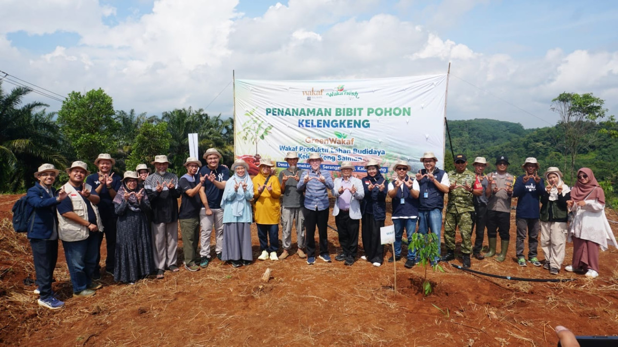Kolaborasi Hasilkan Wakaf Produktif, Wakaf Salman Sulap Kebun Kelengkeng di Subang
            - galeri foto