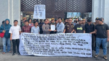 Gelar Aksi Unjuk Rasa, Massa Desak Kejati Sulsel Usut Tuntas Dugaan Korupsi Proyek Jalan