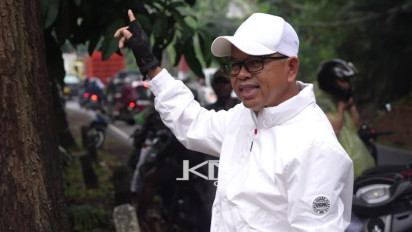 Dedi Mulyadi Temui Pemilik Rumah Terdampak Tanah Longsor, Langsung Tawarkan Pindah dan Beri Kompensasi Rp100 Juta