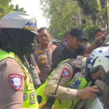 Ditemukan Obat-obatan di Dasbor, Misteri Sopir Tewas dalam Mobil di Jakarta Barat Belum Terpecahkan