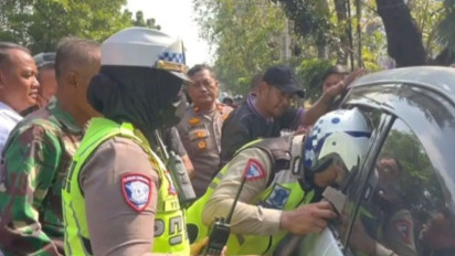 Ditemukan Obat-obatan di Dasbor, Misteri Sopir Tewas dalam Mobil di Jakarta Barat Belum Terpecahkan