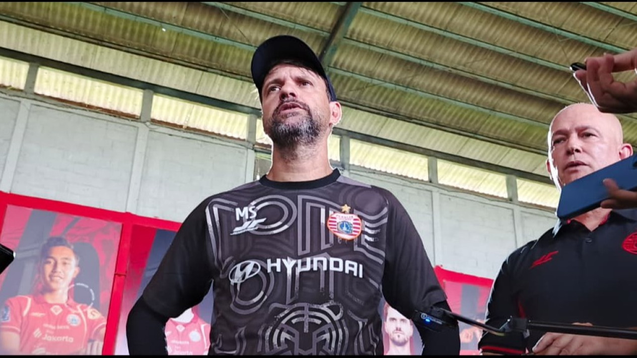 ‎Venue El Clasico Indonesia Dipindah ke Samarinda Jadi Keuntungan Buat Persib Bandung? Begini Kata Pelatih Persija Jakarta Mauricio Souza
            - galeri foto