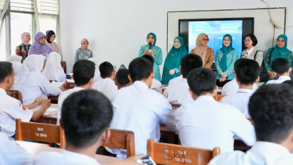 Ketum TP PKK Tri Tito Karnavian Ajak Siswa SMAN 9 Gowa Tingkatkan Skill dan Percaya Diri di Era Digital
