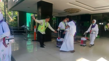 Gelombang Kedua Haji Dimulai, Jemaah Embarkasi Surabaya Langsung ke Jeddah