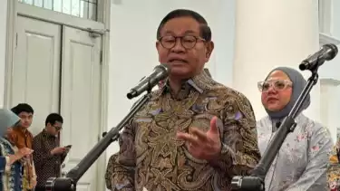 Kecewanya Gubernur Pramono Persija vs Persib Batal Main di GBK: Saya Berharap Pertandingan Bisa di Jakarta