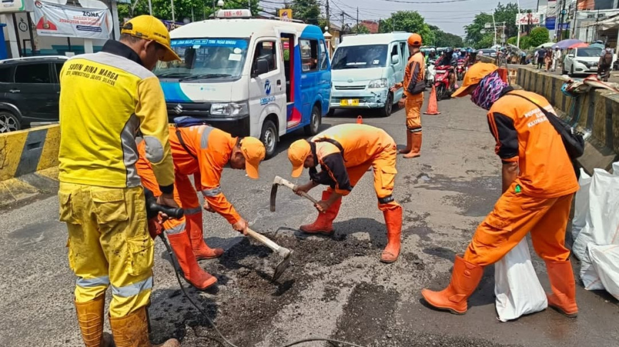 Bina Marga Ungkap 6.776 Jalan Berlubang di Jakpus Sudah Diperbaiki
            - galeri foto