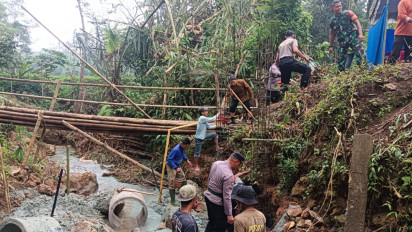 Sinergi untuk Negeri, Polres Trenggalek bersama Warga Bangun Jembatan Merah Putih Presisi