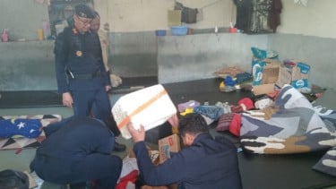 Rutan Kelas I Surabaya Razia Akbar dan Sita Berbagai Barang Ilegal