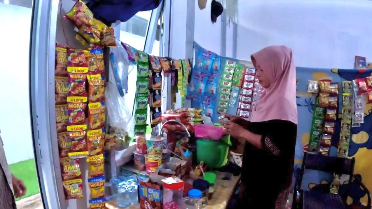 Secerca Harapan Hidup Baru dari Balik Pintu Huntara, Cerita Penyintas: Asal Bisa Makan
            - galeri foto