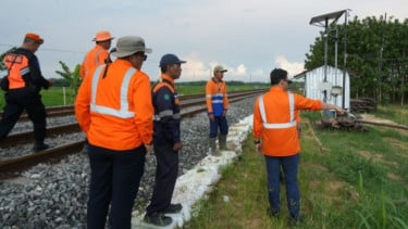 Hadapi Cuaca Ekstrim, KAI Semarang Cek Kondisi Jalur Semarang-Blora