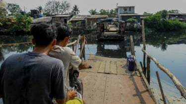 Lensa Berbicara: Limbah Tekstil Cemari Kali Cakung Grand Jakarta Utara
