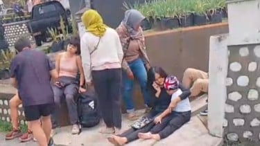 Minibus Wisatawan Singapura Rem Blong di Jalur Gunung Bromo, Tabrak Tiga Kendaraan