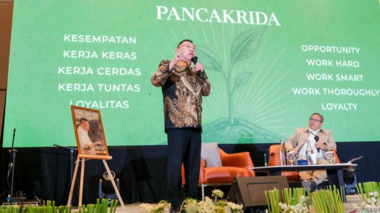 Bamsoet Beri Pujian Peluncuran Buku Kisah Perjuangan Jerry Hermawan Lo
            - galeri foto
