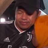 Dedi Mulyadi Tak Kuasa Menangis, Ibu Penjual Rambutan Rela Rugi 22 Ikat untuk Anak Yatim, KDM: Dikasih Semua