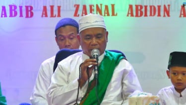 Cium Pipi dan Bibir Jadi Pemandangan Biasa yang Dilakukan Kiai Ashari kepada Santriwati di Ponpes Ndholo Kusumo Pati