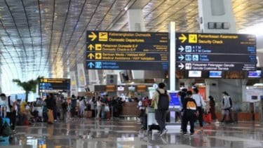 Detik-detik Bea Cukai Bekuk Pria India Pakai Popok Isi Butiran Emas Rp700 Juta di Bandara Soetta