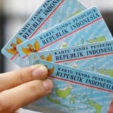 Perekaman e-KTP Tertinggi Nasional, Jakarta Barat Diganjar Penghargaan Kemendagri